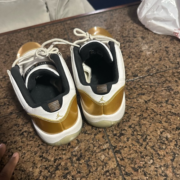 Jordan 11s - Picture 3 of 6